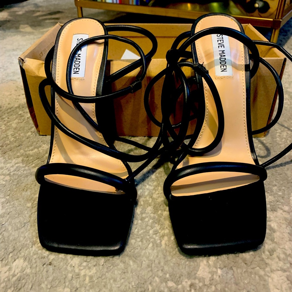 Steve Madden Matte Black Tie-up Sandal - Never worn, size: 9.5